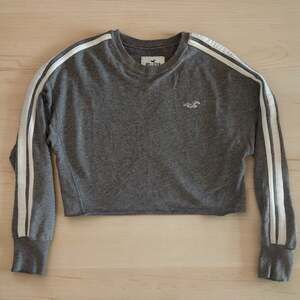 Hollister Women's Grey Side-Stripe Cropped Long Sleeve Sweatshirt Sz Med